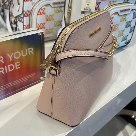 MICHAEL KORS
Jet Set Travel Medium Dome Crossbody Bag
Powder Blush 
NWT - Picture 3 of 16